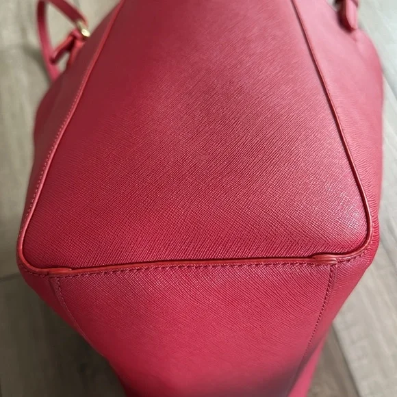 Tory Burch saffiano leather tote - Picture 3 of 8